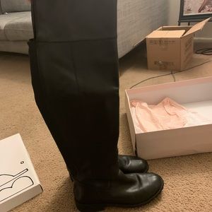 BP leather flat boots
